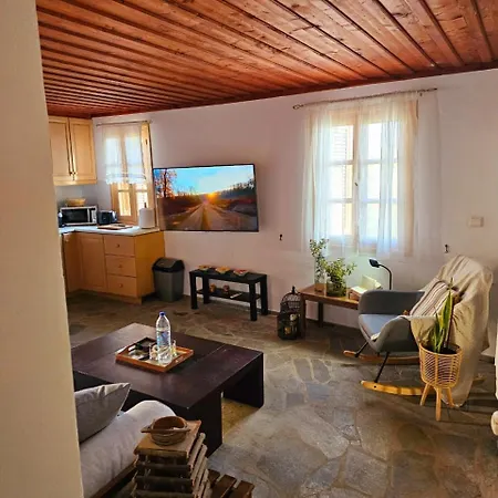 Aether House Nyaraló Finíki